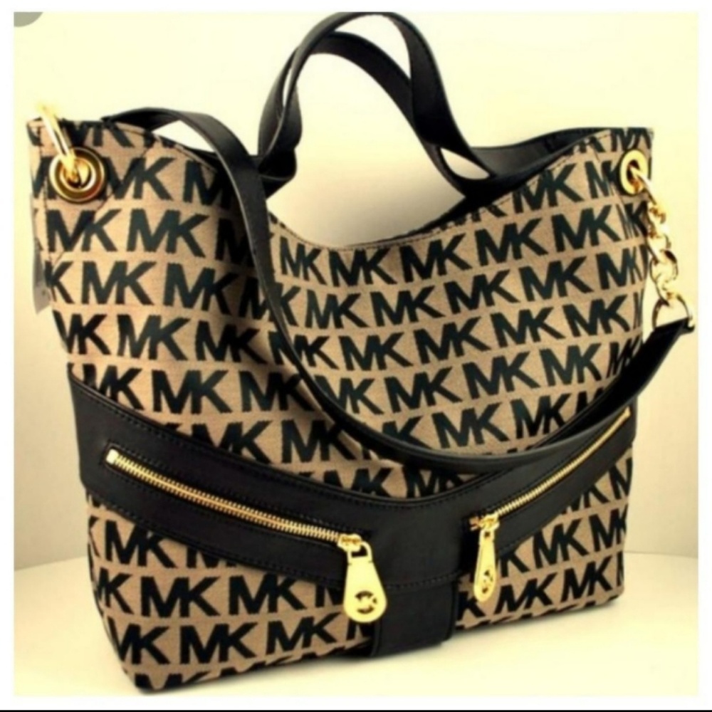 Michael Kors Large Jamesport Signature Tote